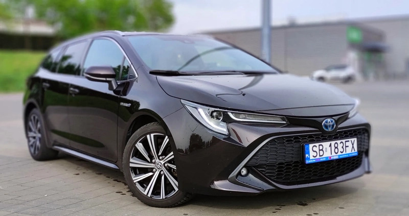 Toyota Corolla cena 95900 przebieg: 66800, rok produkcji 2021 z Biała małe 352